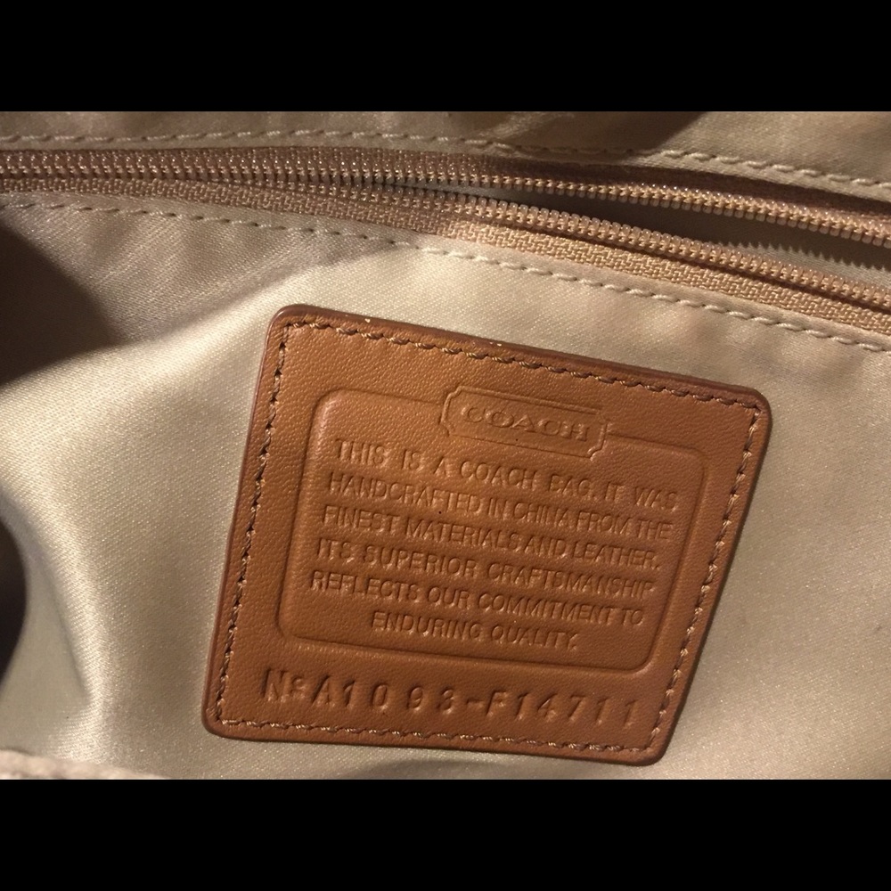 Authentic Coach Handbag - Picture 5 of 8